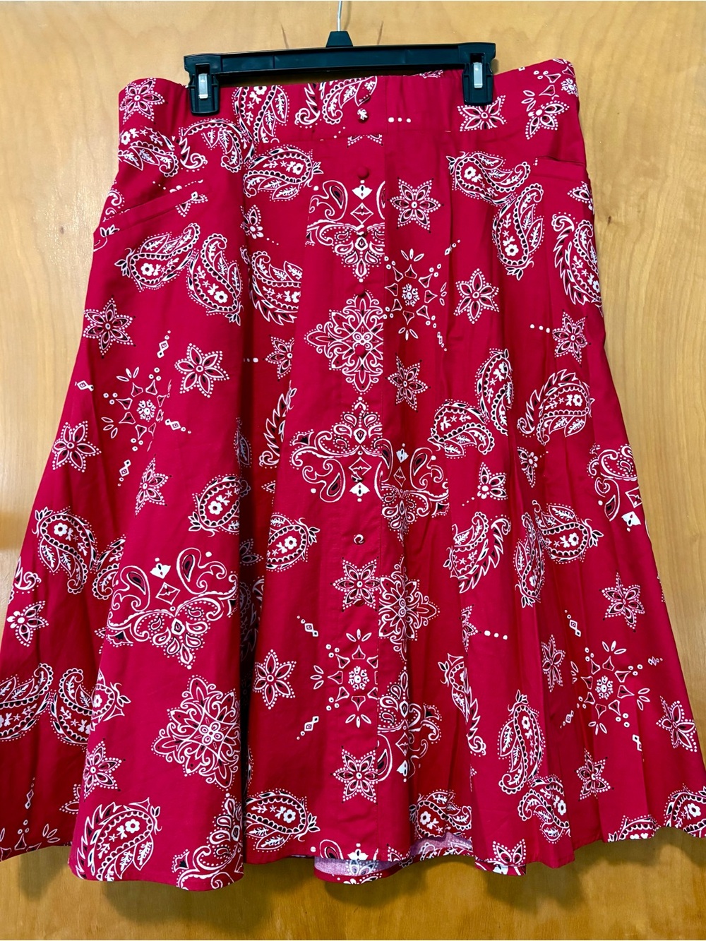 Torrid Retro Chic
Red Bandana Skirt, Size 20